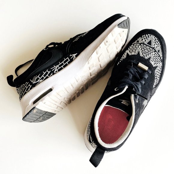 Nike Shoes - Nike Black White Patterned Shoes / Sneakers size 7